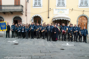 10-11-2013 Bedonia (172) Banda Bedonia vescovo Gianni Ambrosio